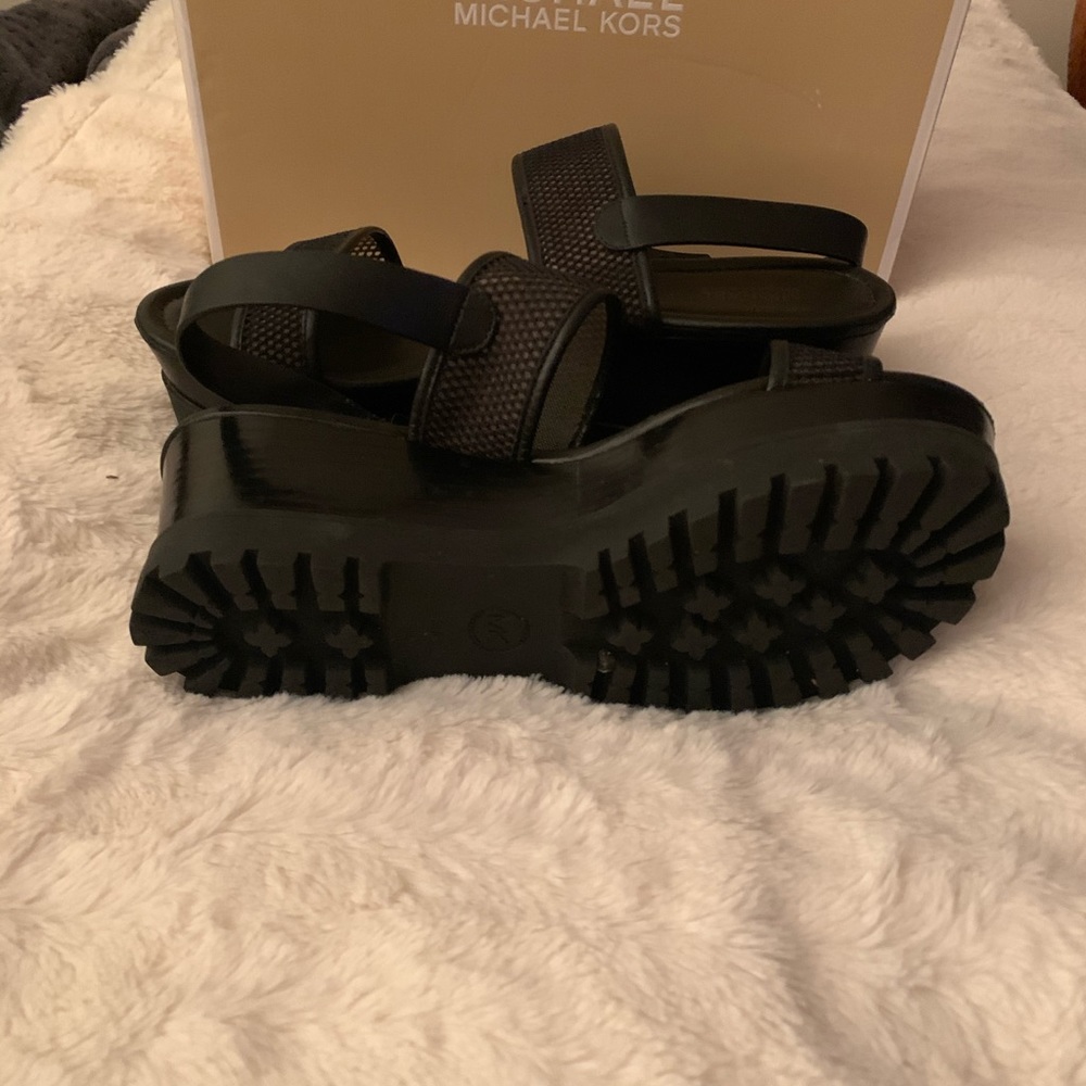 Sandals - Picture 3 of 4
